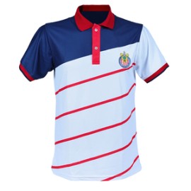 POLO BLANCA COMBINADA CON AZUL RAYAS DIAGONALES ESCUDO CHIVAS